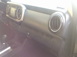 2017 TOYOTA TACOMA, GRAY, SR5, CREW CAB, 3.5L, AT, 4WD.  Z25937